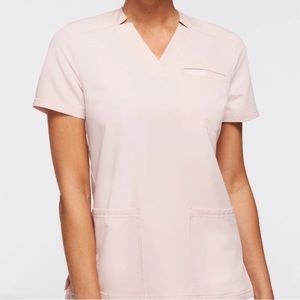 Women's 3-Pocket Scrub Top blushing pink